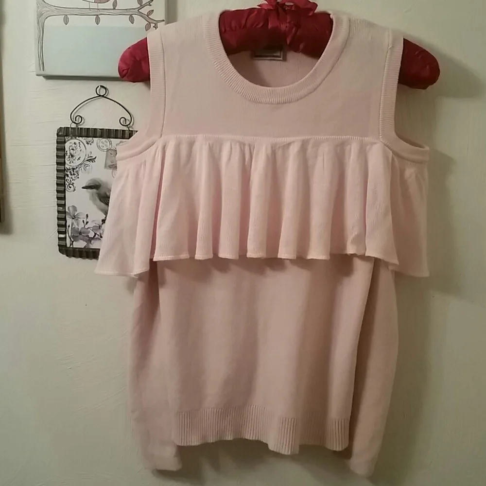 Pretty in Pink cold shoulder top, S - Picture 3 of 4
